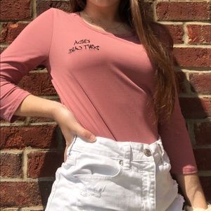 ✨ “Kinda Don’t Care” Dusty Rose Graphic Tee✨